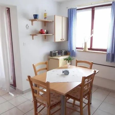Laguna Apartment *
